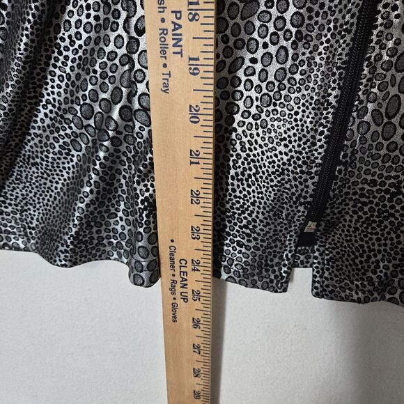 Artex Fashions Jacket Sz 2X Black Silver Metallic Animal Print Slinky Zip Up - Picture 12 of 14